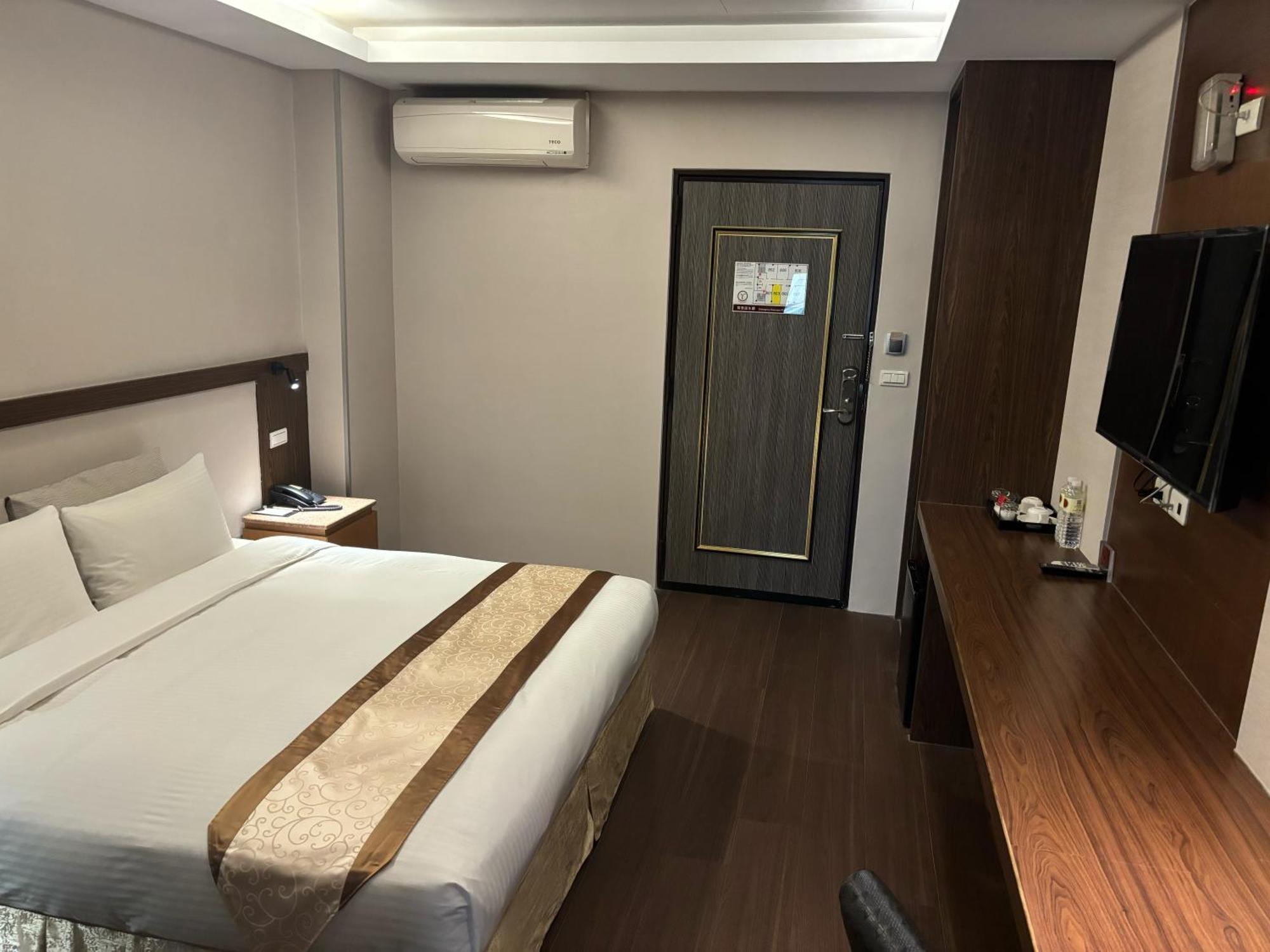 Yuhao Hotel - Hsinchu Branch Экстерьер фото